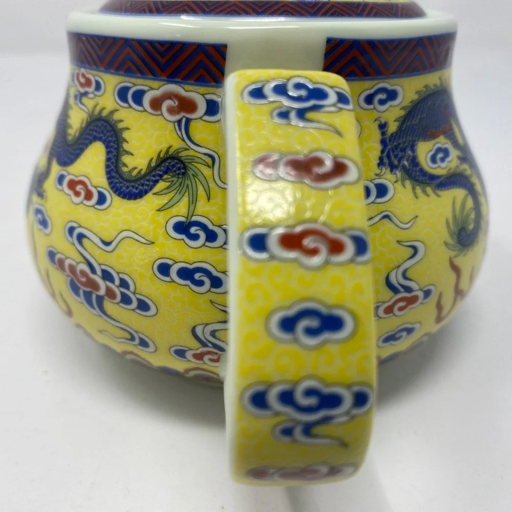 Vtg Yellow Dragons Oriental Teapot w Large Inside Wire Strainer‎